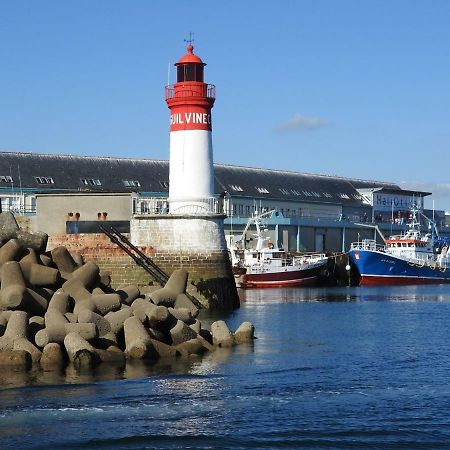 Au Bout Du Port Lägenhet Guilvinec Exteriör bild