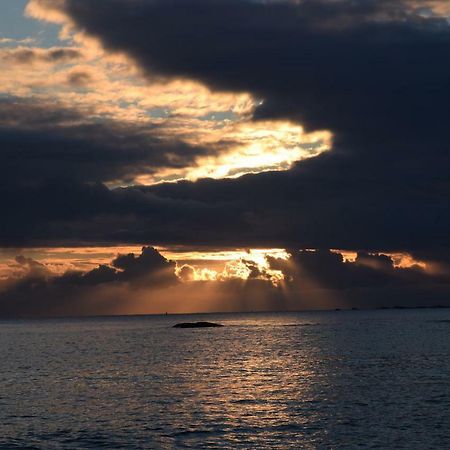 Au Bout Du Port Lägenhet Guilvinec Exteriör bild