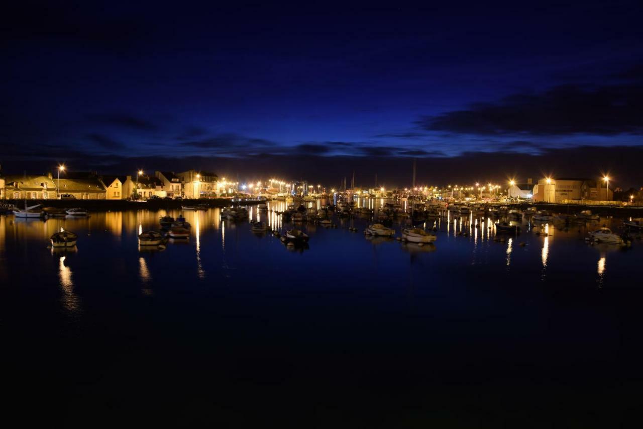 Au Bout Du Port Lägenhet Guilvinec Exteriör bild