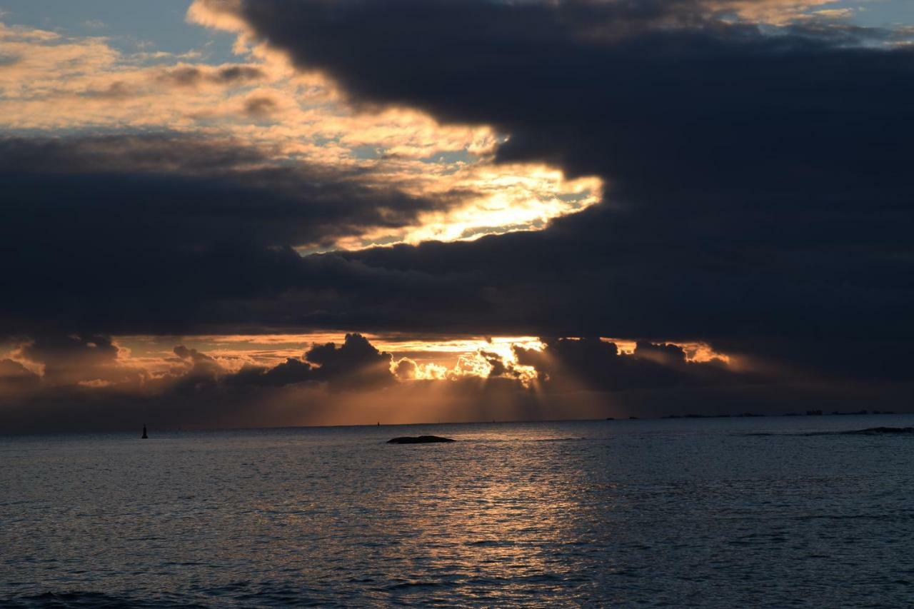 Au Bout Du Port Lägenhet Guilvinec Exteriör bild