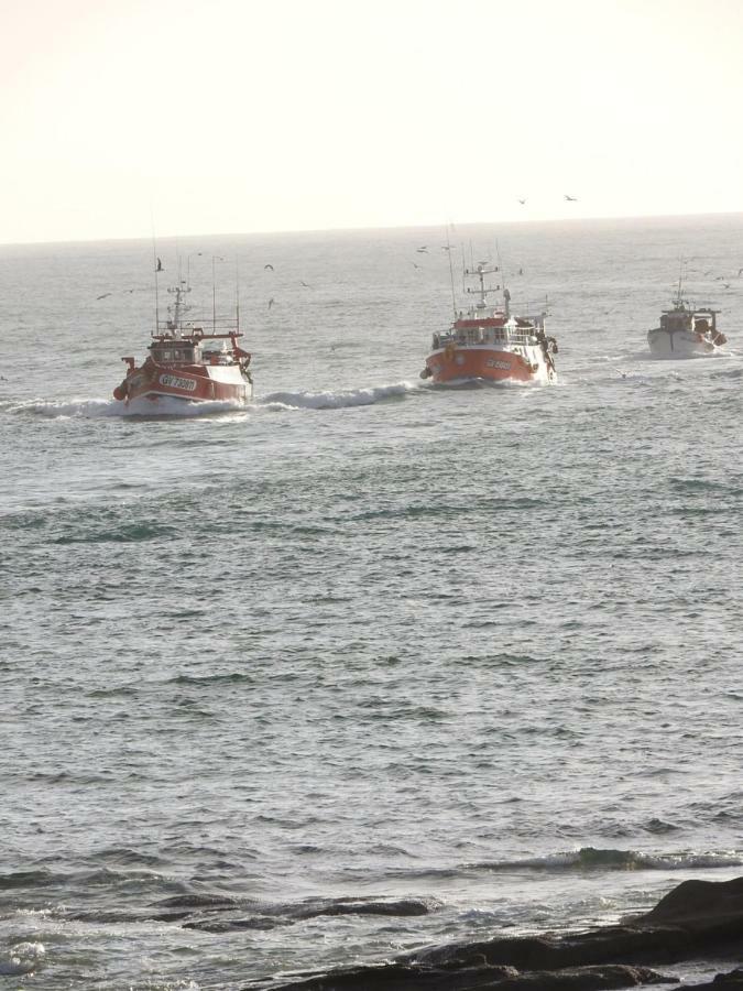 Au Bout Du Port Lägenhet Guilvinec Exteriör bild